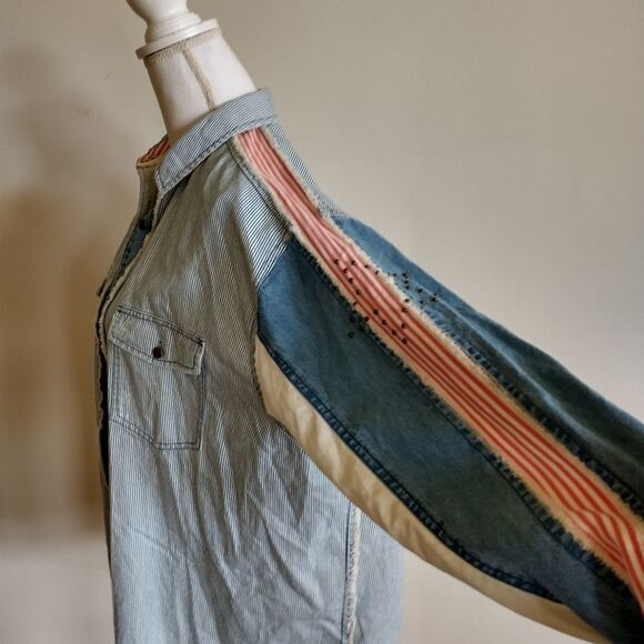 Free People oversized chambray patriotic Button Down Shirt Size XS - Picture 4 of 4